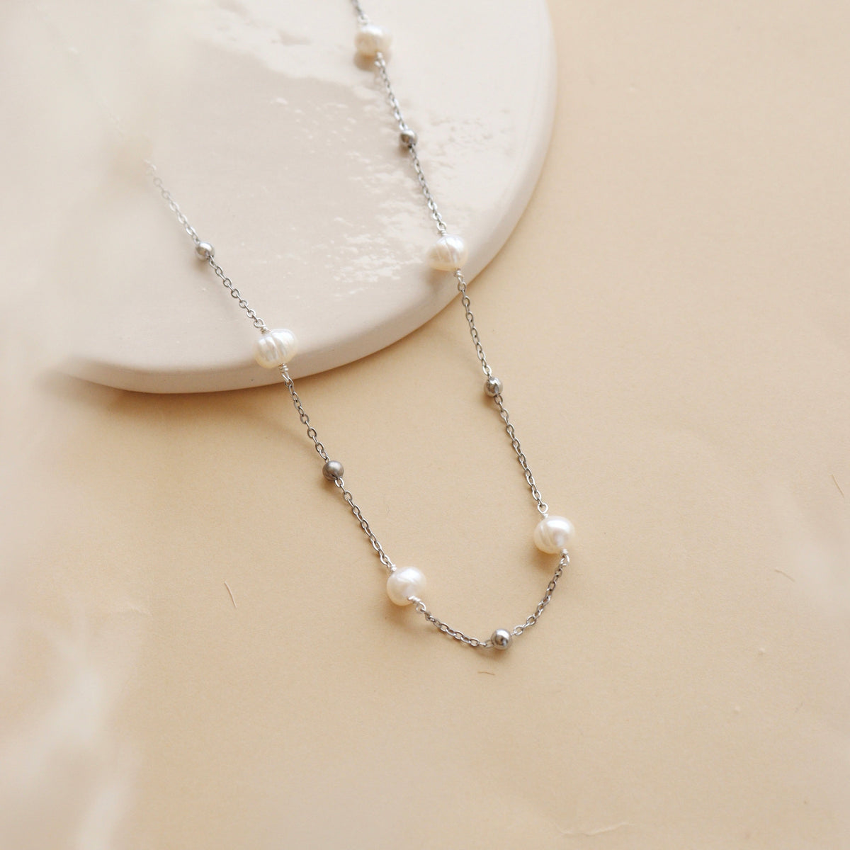 CHOKER PEARLS SILVER