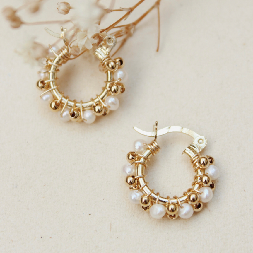 ARRACADAS PERLAS CON DORADO CHAPA