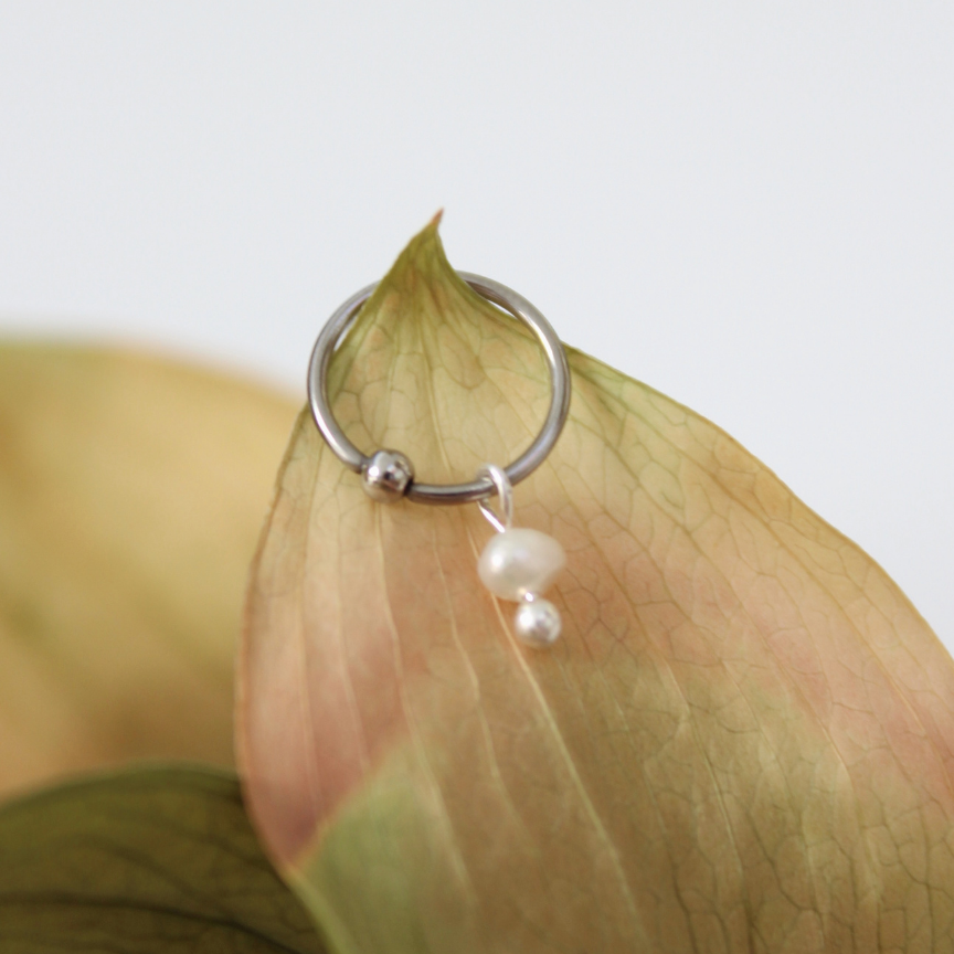 PIERCING PLATEADO PERLA RÍO MINI