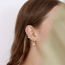 Cargar imagen en el visor de la galería, Earcuff Bordado Ojo de Miel

