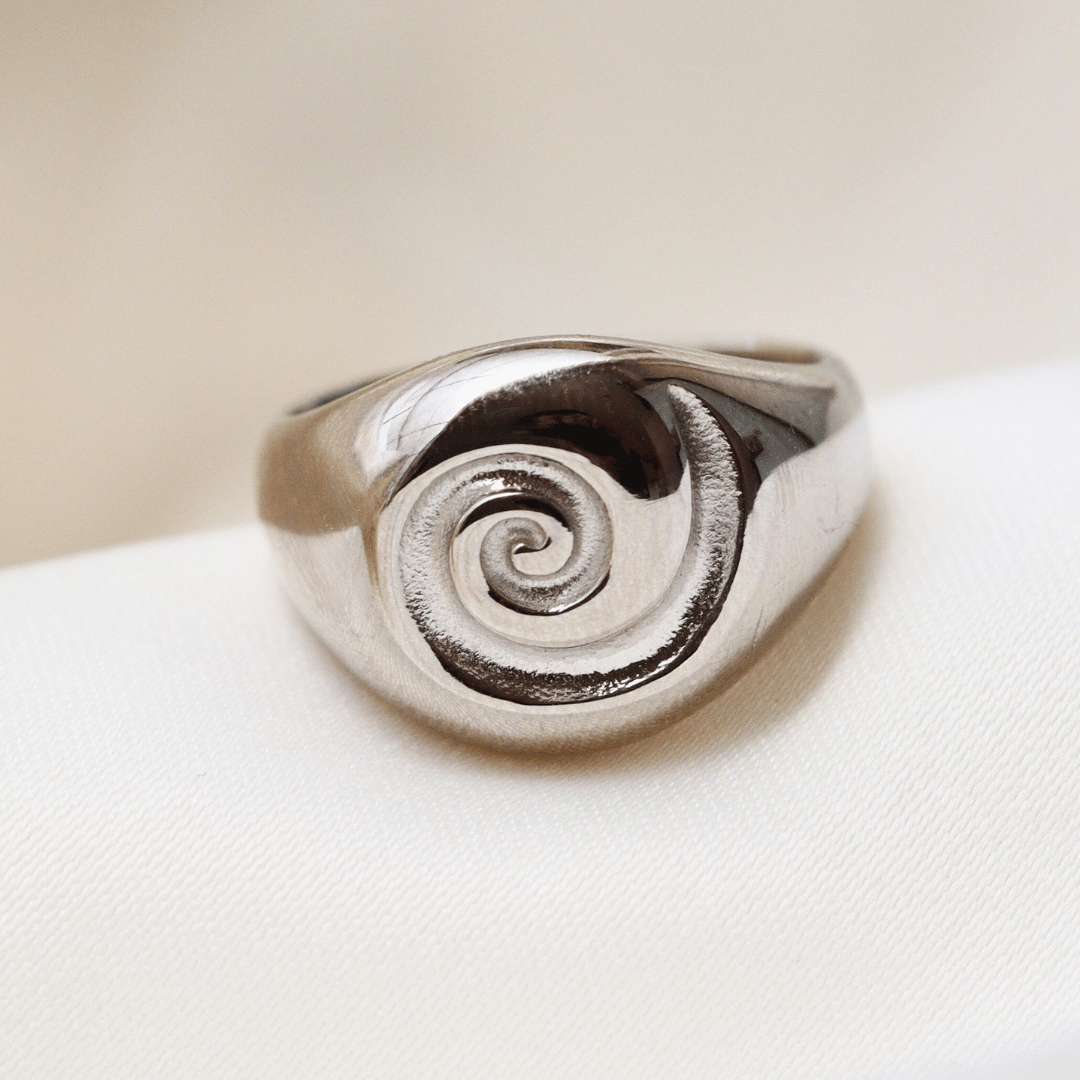 ANILLO CINNAMON ROLL PLATEADO