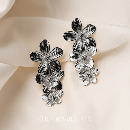 ARETES DALIA PLATEADOS