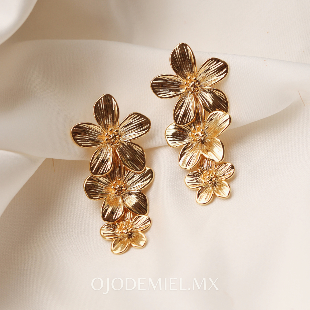 ARETES DALIA DORADOS