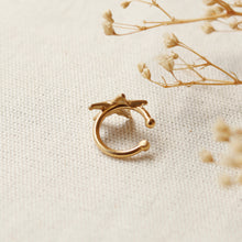 Cargar imagen en el visor de la galería, EARCUFF ESTRELLA

