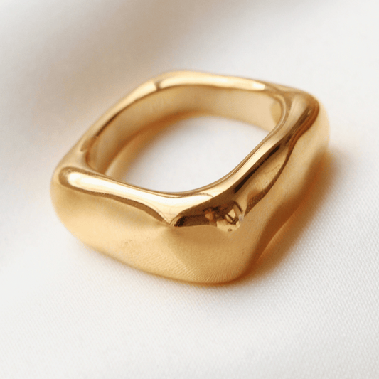 ANILLO CUADRADO DORADO