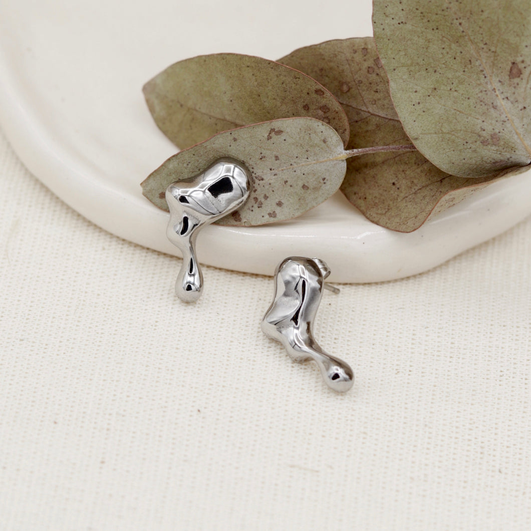 ARETES IRREGULAR DROP SILVER