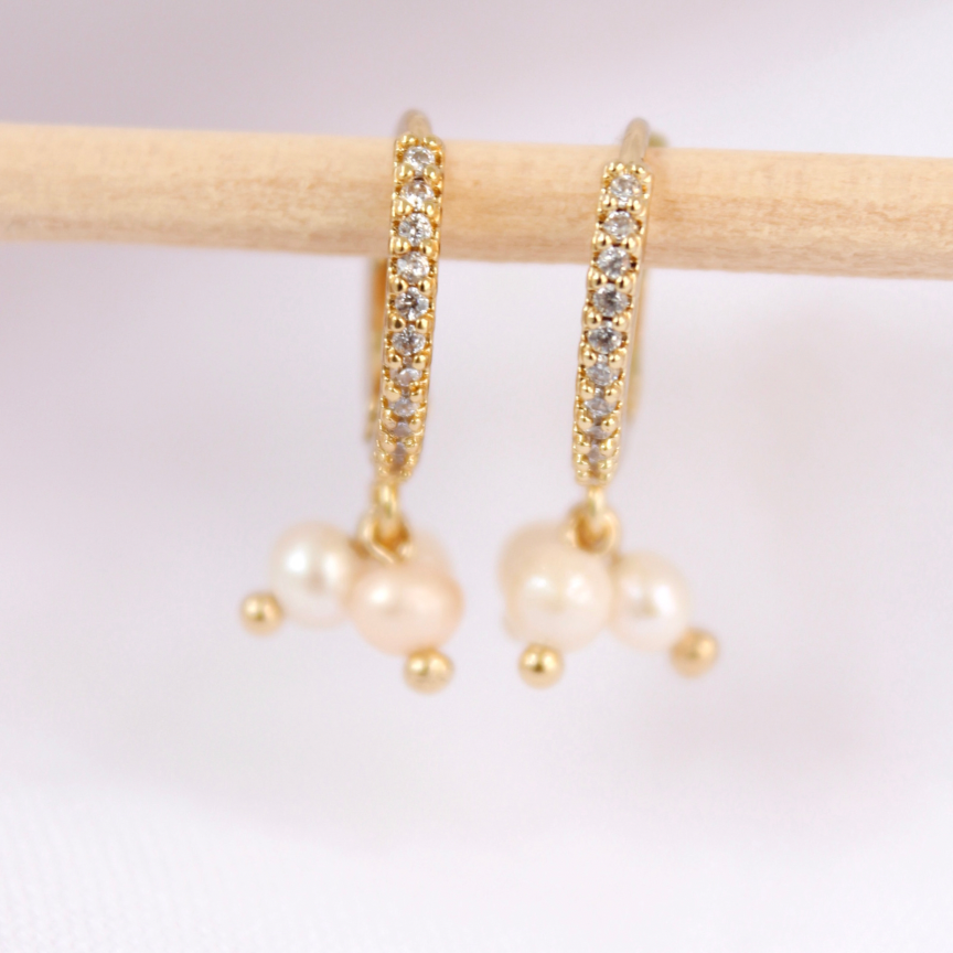 HUGGIES ZIRCONIA Y PERLAS