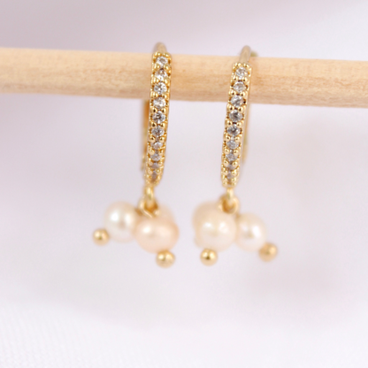 HUGGIES ZIRCONIA Y PERLAS