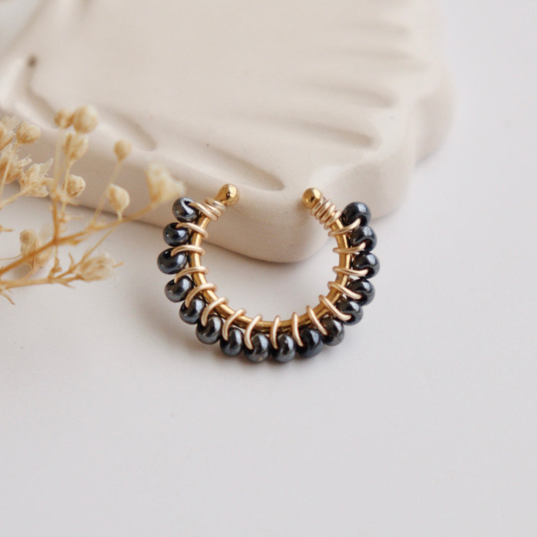 EARCUFF BORDADO GRIS TORNASOL