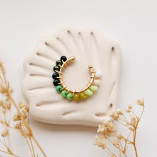 Cargar imagen en el visor de la galería, EARCUFF BORDADO VERDE DEGRADADO
