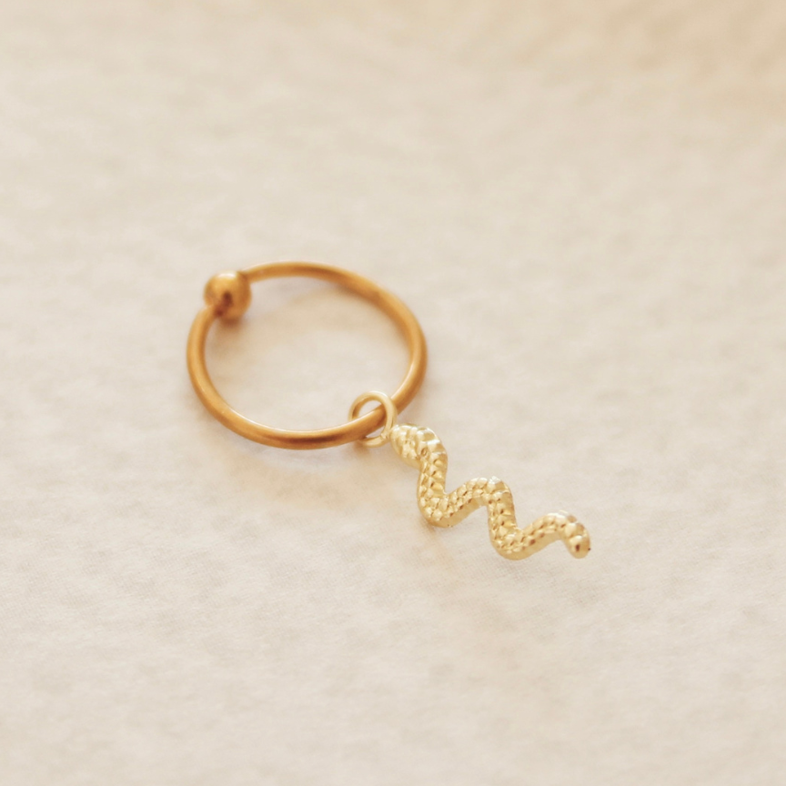 PIERCING SERPIENTE TEXTURA ORO