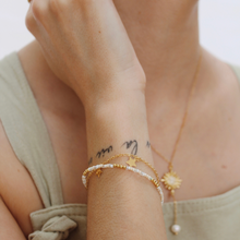 Cargar imagen en el visor de la galería, PULSERA CHAQUIRAS Y ESTRELLAS
