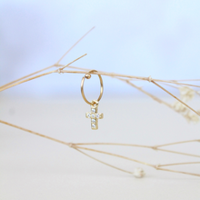Cargar imagen en el visor de la galería, PIERCING CRUZ MINI ZIRCONIAS
