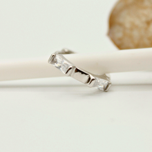 Cargar imagen en el visor de la galería, HUGGIE ELEGANT SILVER
