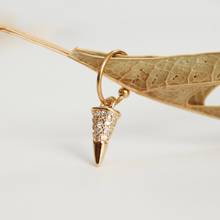 Cargar imagen en el visor de la galería, PIERCING PICO CON ZIRCONIA
