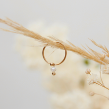 Cargar imagen en el visor de la galería, PIERCING PERLA NATURAL MINI
