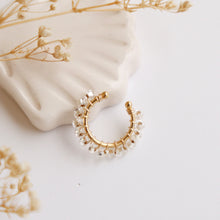 Cargar imagen en el visor de la galería, EARCUFF BORDADO TRANSPARENTE
