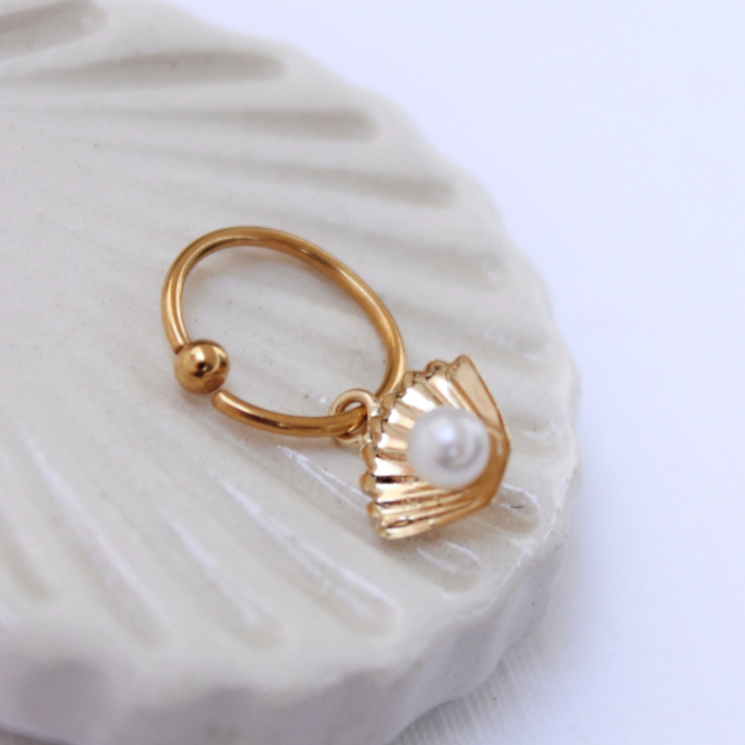 PIERCING CONCHA CON PERLA ORO