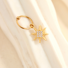 Cargar imagen en el visor de la galería, PIERCING ESTRELLA ZIRCONIAS
